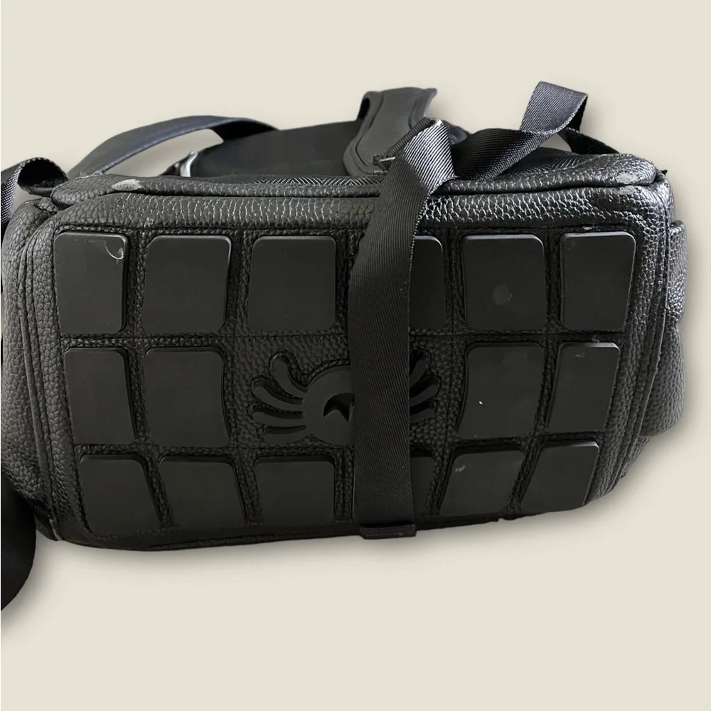 Itzy Ritzy Leather Large Diaper Backpack‎ Bag Travel Black 15